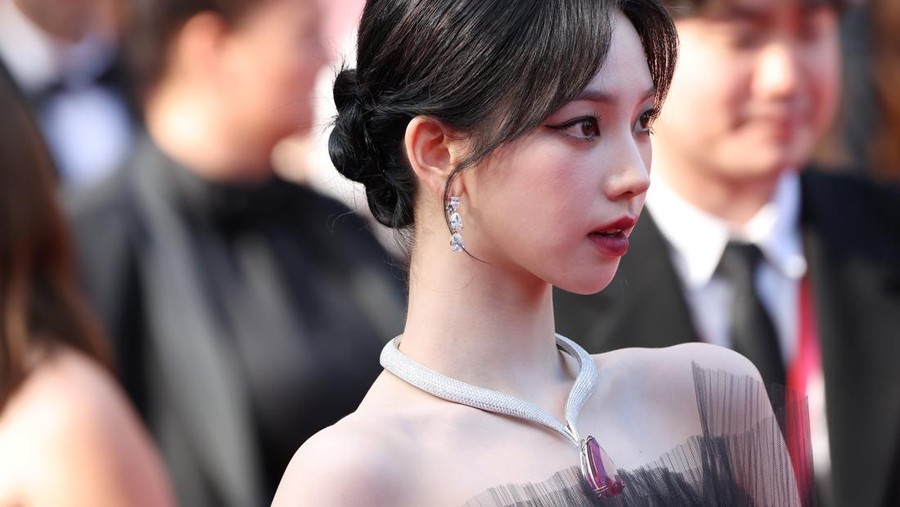 1492955821 CANNES, FRANCE - MAY 24: Member of aespa, Karina attends the