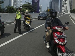 Tilang Sistem Poin Segera Berlaku, SIM Pelanggar Tinggal Di-scan HP Pertugas