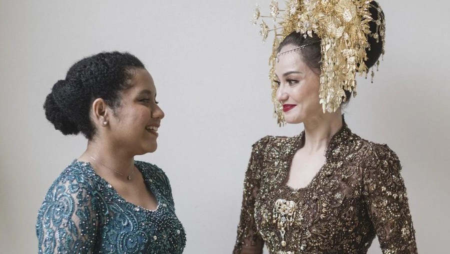Casey Paquita adik Enzy Storia