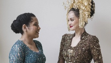 img-title Beda Ayah, Ini Sosok Casey Paquita Adik Enzy Storia