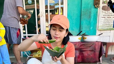 img-title Farida Nurhan Bongkar Penghasilan Selama Jadi YouTuber