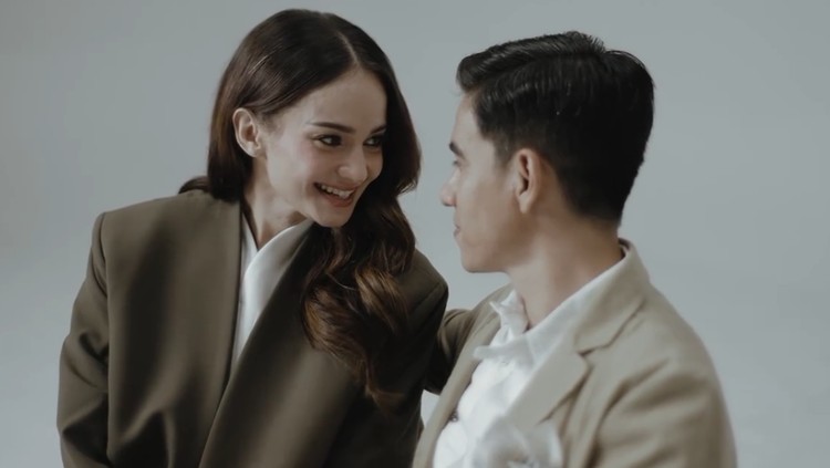 Foto Prewedding Enzy Storia dan Molen Kasetra Foto Prewedding Enzy Storia dan Molen Kasetra