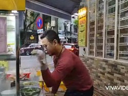 Gegara Tiru Gaya Tabur Garam Salt Bae, Penjual Mie Ini Dihukum Penjara 5 Tahun