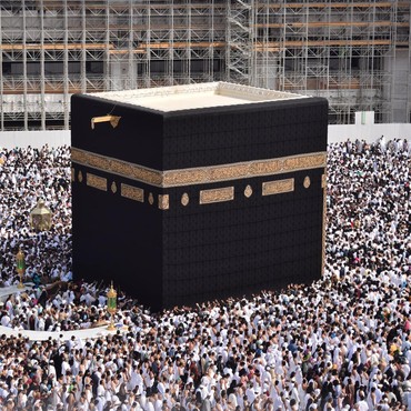 Fenomena Pergi Umrah Jalan Kaki hingga Pisang Goreng Tanduk yang Bikin Candu