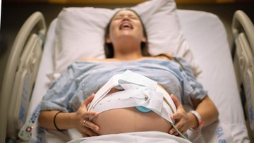 TIPS MENGURANGI RASA SAKIT SAAT MELAHIRKAN NORMAL