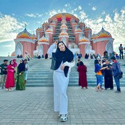 Gaya Hijab ala Inara Rusli yang Anggun dan Mudah Dikombinasi, Lengkap dengan Tutorialnya!