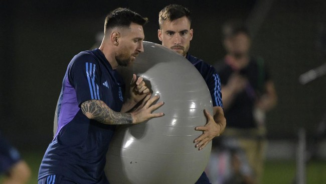 Lionel Messi dan timnas Argentina dibayar 30 juta dolar Hong Kong atau setara Rp57,3 miliar untuk bermain selama 90 menit pada 2014 silam.