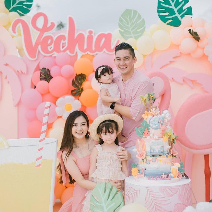 <p>Zylvechia Ecclesie Heckenbucke anak Samuel Zylgwyn dan Franda merayakan ulang tahunnya yang kelima dengan tema Pool and Foam Birthday Party. Pesta pun terlih (Foto: Instagram: @frandaaa87)</p>