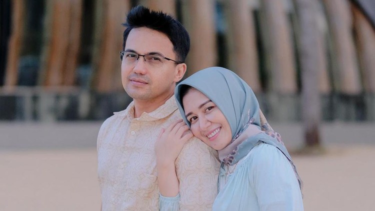 Sahrul Gunawan dan Dine Mutiara Sahrul Gunawan dan Dine Mutiara