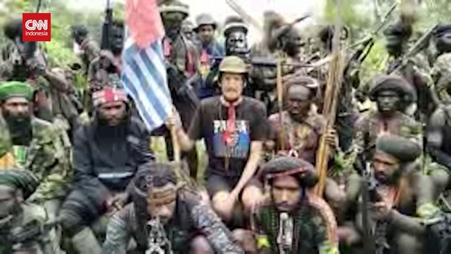 Kapolda Papua Irjen Mathius D. Fakhiri mengatakan pihaknya membuka ruang bagi siapapun yang merasa mampu untuk berkomunikasi dengan KKB terkait pilot Susi Air. 