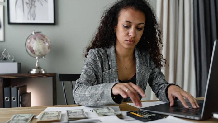 Simak Tips Mengatur Keuangan untuk Anak Kost Agar Tetap Hemat!