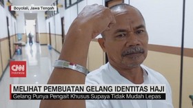 VIDEO: Melihat Pembuatan Gelang Identitas Haji