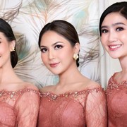 Yuk Lihat Gaya Anggun Yuki Kato Saat Kondangan dan Jadi Bridesmaid!
