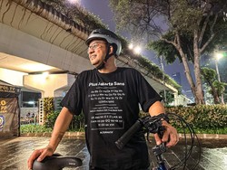 Anies Berkaus Plus Jakarta Foto di Bekas Tugu Eranya, Apa Maksudnya?