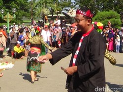 Atraksi Kuda Menari di Festival Jaran Serek Hibur Warga Sumenep