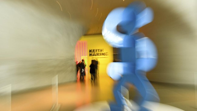 FOTO: 'Ngepop' di The Broad Museum AS Bareng Karya Ikonik Keith Haring