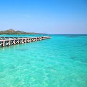 Nikmati Libur Panjang di 5 Rekomendasi Hotel Tepi Laut Karimunjawa, Pemandangannya Cantik Banget!