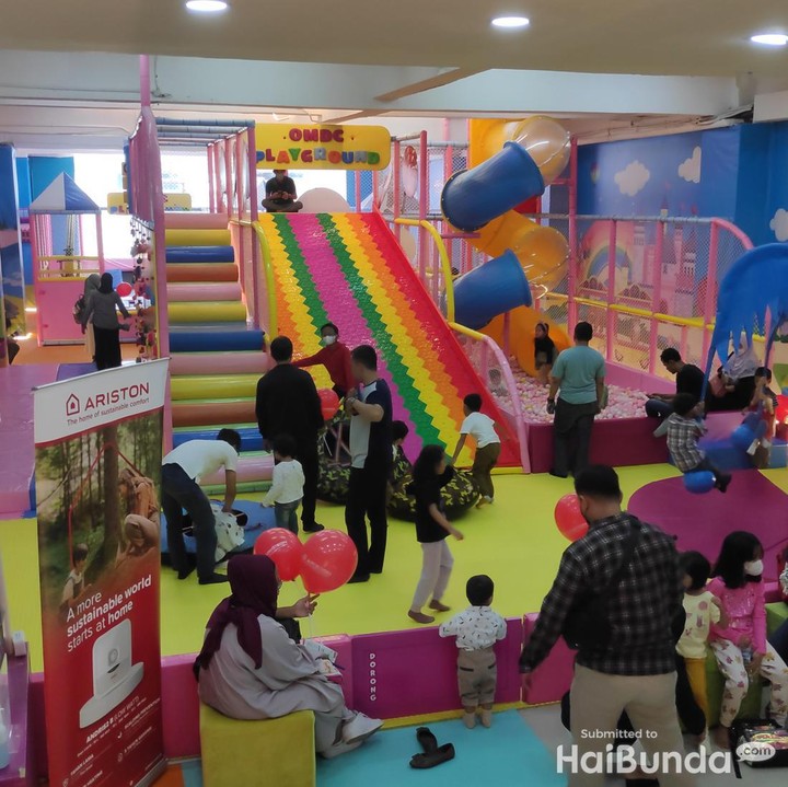 <p>Si Kecil bisa menjajal beragam permainan di OMDC Playground secara gratis. Wahana bermain yang juga menjadi salah satu spot favorit anak ditemani Bunda dan Ayah. (Foto: Tim HaiBunda). </p>