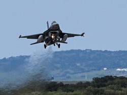 Takut Diincar Rusia, Ukraina Siapkan Perlindungan Jet Tempur F-16