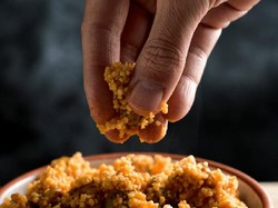 Kenapa Rasulullah Makan dengan 3 Jari? Ini Hikmah di Baliknya