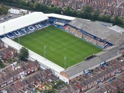 Stadion Unik Luton Town Belum Bisa Dipakai di Premier League, Kenapa?