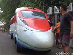 Wow! Ada Kereta Cepat Keliling di Pusat Kota Purwakarta