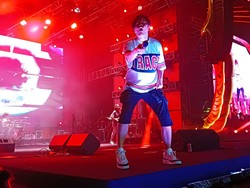 Cerita Armand Maulana Sakit DB hingga Reuni Payung Teduh di Singaraja Fest