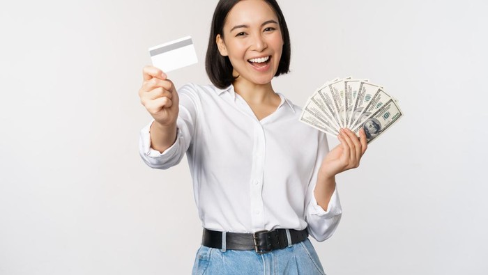 3 Kebiasaan yang Membuat Kamu Lebih Percaya Diri saat Mengelola Keuangan