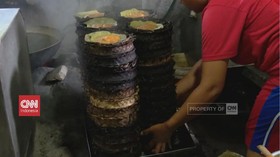 VIDEO: Sehari Menjadi Perajin Apem Comal