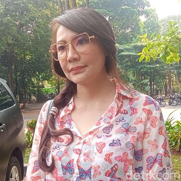Tessa Kaunang Mengaku Turut Bahagia Mantan Kekasih Lamar Dewi Perssik