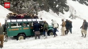 VIDEO: 11 Orang Tewas Usai Tertimbun Longsoran Salju di Pakistan