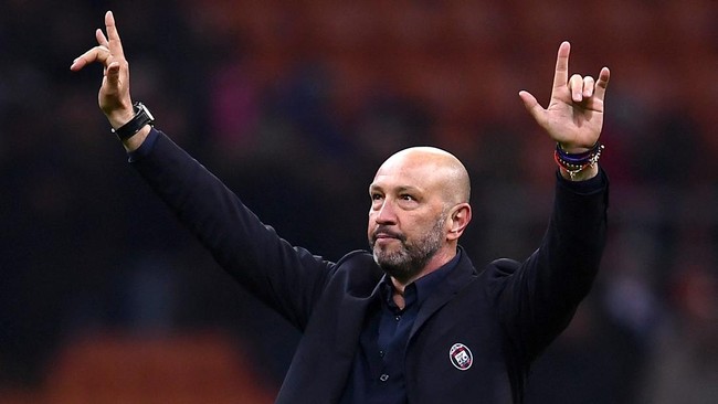 Jurnalis Italia menyebut kiper legendaris Inter Milan Walter Zenga akan menjadi Direktur Teknik Persita Tangerang di Liga 1 2023/2024.