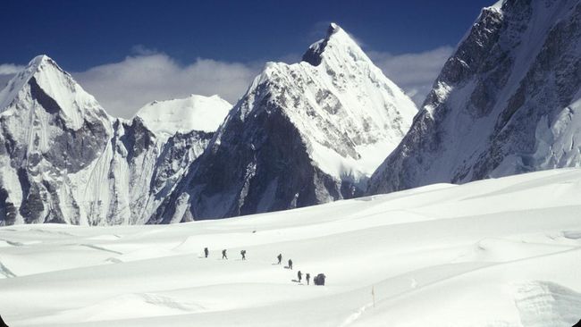 154 Ton Es di Everest Meleleh Tiap Musim Akibat Air Kencing Pendaki