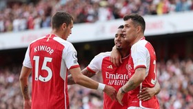 Hasil Liga Inggris: Man City Kalah, Arsenal Menang Telak