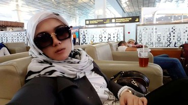img-title Ngaku Diusir dari Rumah Opick, Pakaian Bebi Silvana Dibuang & Make Up Dihancurkan