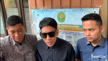 img-title Natasha Rizki dan Desta Sudah Beri Pengertian ke Anak soal Perceraian
