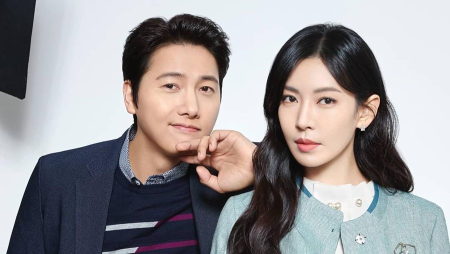 Kim So Yeon dan Lee Sang Woo Kim So Yeon dan Lee Sang Woo