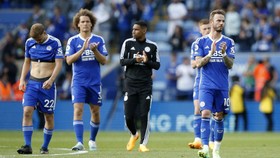 FOTO: Duka Leicester dan Leeds Terdegradasi dari Liga Inggris