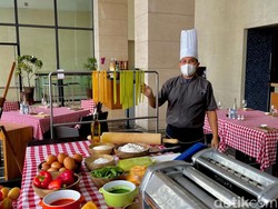 Menikmati Pasta Sehat dan Pijat Relaksasi di Hotel Bintang Lima Bandung