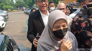 img-title Tak Lagi Pakai Cincin Nikah, Natasha Rizki: Itu Jadi Kenangan