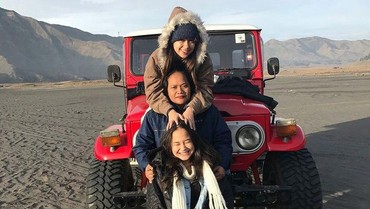 img-title Ini Sosok Ayah Kandung Rebecca Klopper yang Jarang Tersorot