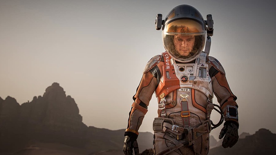 Cuplikan adegan Matt Damon di The Martian&period;