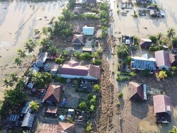 Banjir Bandang Terjang 14 Desa di Parimo Sulteng, 1 Lansia Tewas