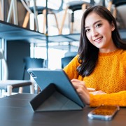 Trik Biar Dapat Teman Baru di Hari Pertama Kerja, Fresh Graduate Wajib Coba!