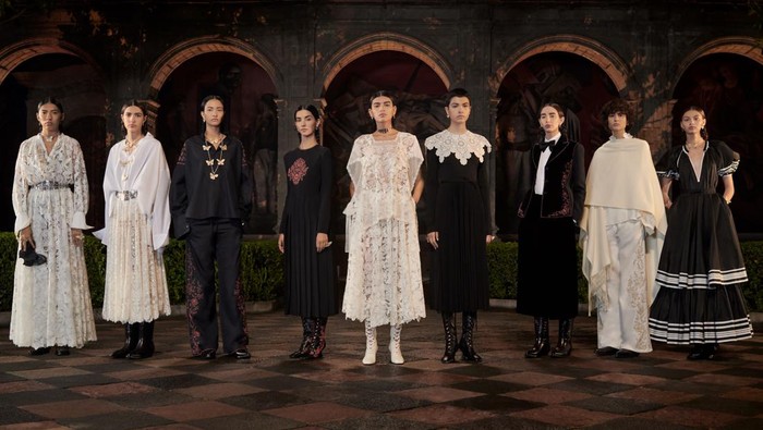 5 Hal yang Mencuri Perhatian dari Koleksi Dior Cruise 2024 yang Terinspirasi Frida Kahlo