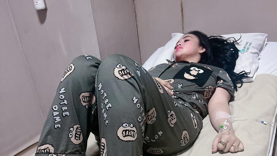Clara Gopa dilarikan ke RS karena teror yang diterimanya.