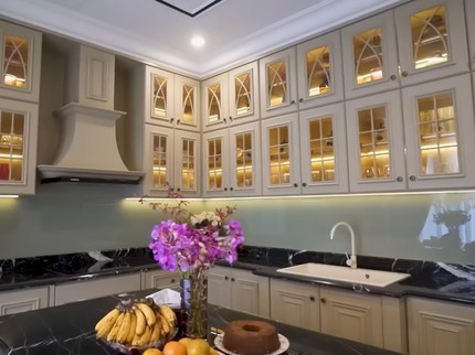 5 Potret Dapur Rumah Prilly Latuconsina, Bisa untuk Photoshoot