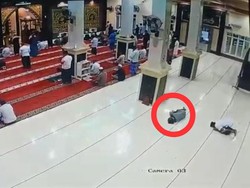 Sosok Dosen Unhas Meninggal Saat Tahiyat Akhir Salat Sunnah Subuh di Masjid
