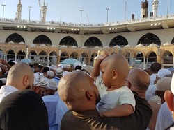 Imbauan Otoritas Arab Saudi bagi Jemaah Umrah yang Bawa Anak