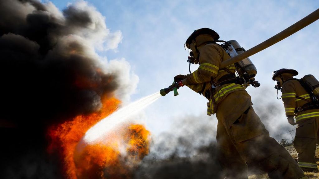 Kebakaran Hingga 5 Tewas di Jakut Diduga karena Cas Mobil Listrik